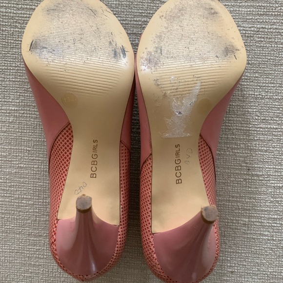 BCBGirls pink sandal with bow. Size 8.5 with 4” heel - Picture 3 of 3